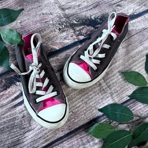 Converse Size 12 Girls Pink and Gray Low Sneakers Shoes